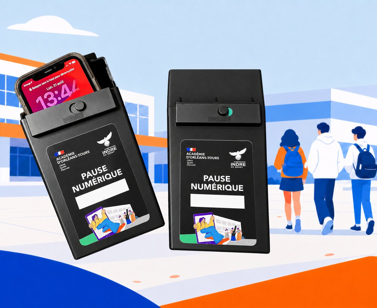 Boîtiers PhoneSecure Portable en pause devant un établissement scolaire